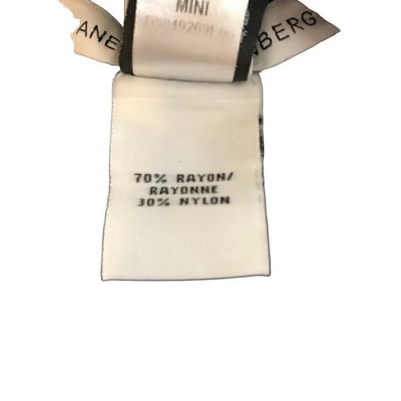 DIANE Von Furstenberg Lace Pattern Dress, Black, Size 2 - Picture 7 of 7